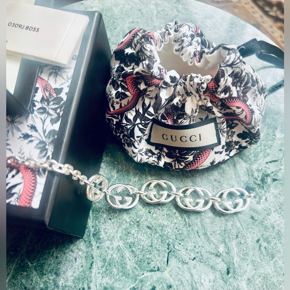 Gucci Interlocking GG Sterling Silver Bracelet with box and Gucci pouch. - Picture 10 of 15